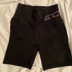 Echt Arise scrunch shorts